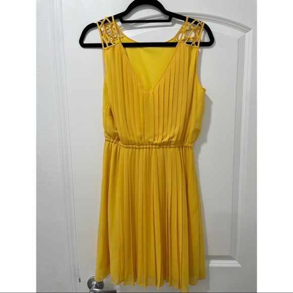 Jessica Simpson Yellow Dress - Picture 2 of 2